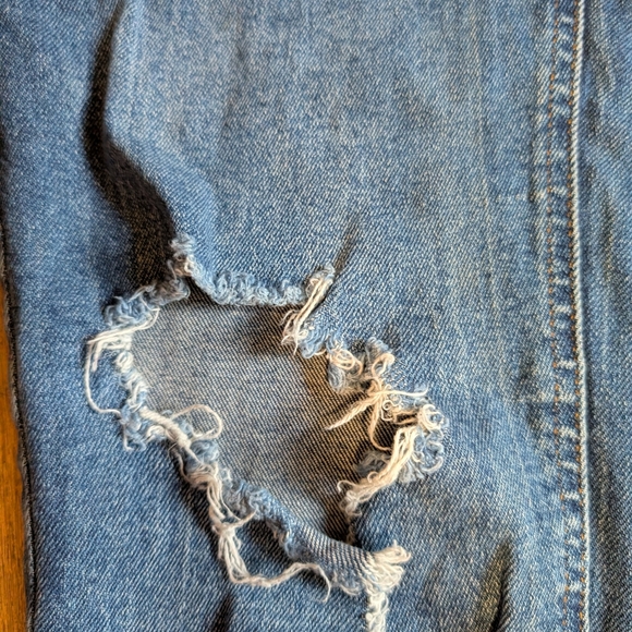 Juniors No Boundaries Blue Distressed Straight Leg Denim Jeans Size 11 - Picture 6 of 7